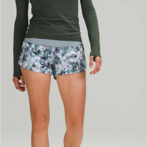 Lululemon Speed Up Short Size 4 with 2.5" inseam Kaleidofloral Multi Blue Cast - Picture 5 of 14